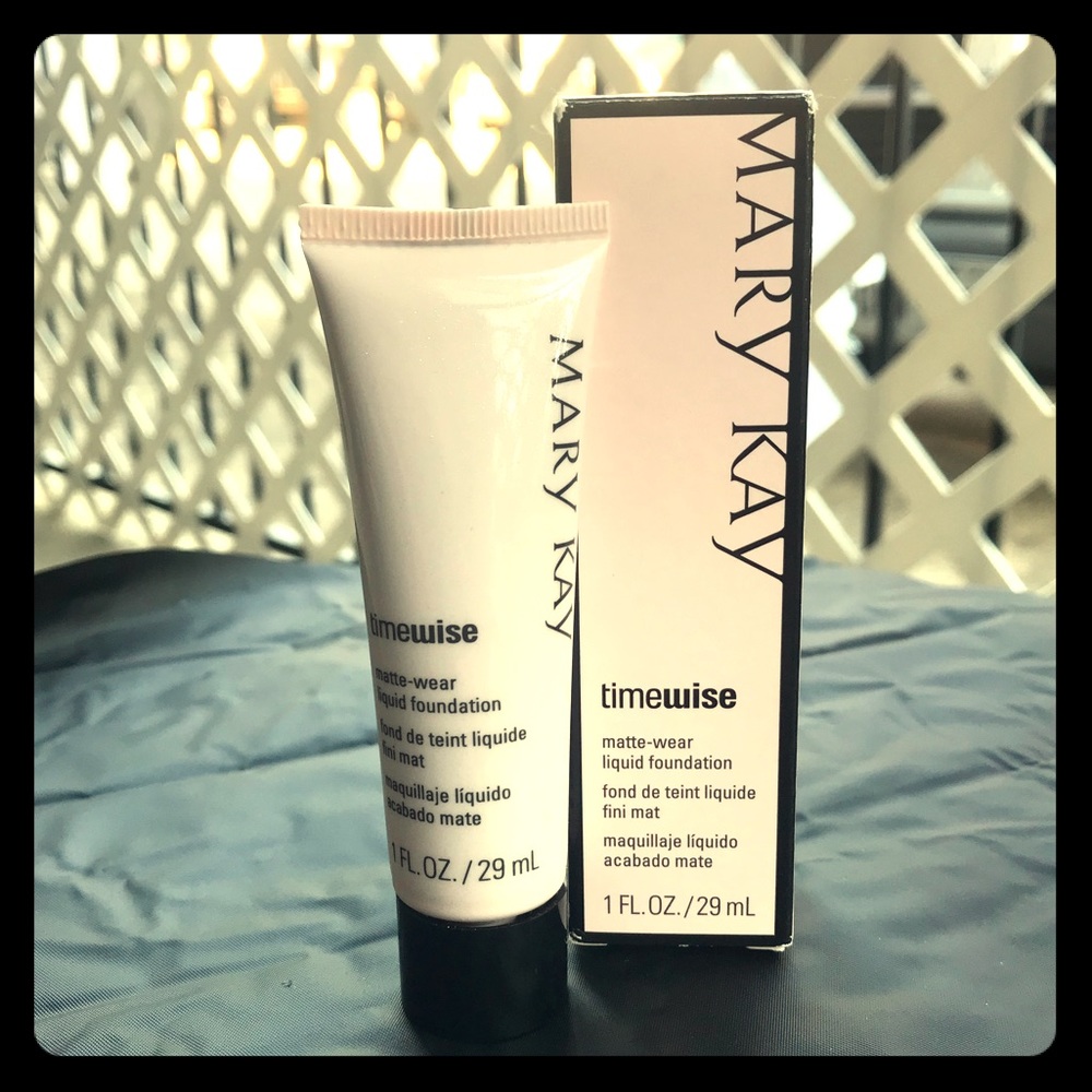 ✨Mary Kay Matte Foundation✨
